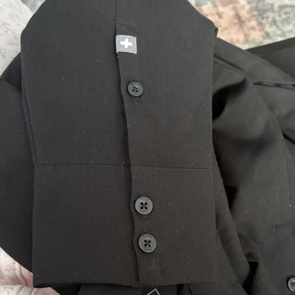 Figs long sleeve scrub top - Picture 3 of 3